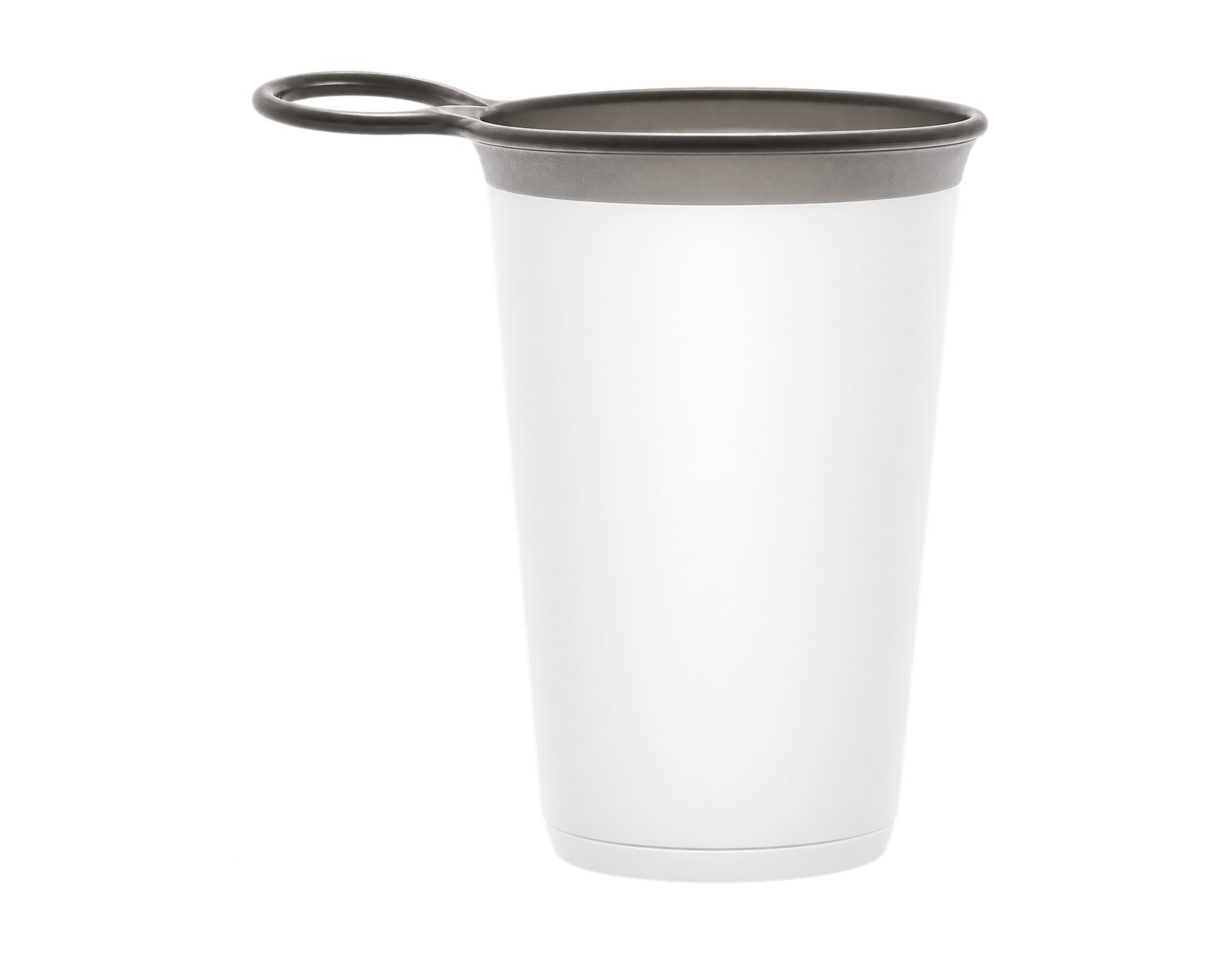 Un gobelet pliable GOOD ALLURE STUDIO, marqué au nom d’un trail